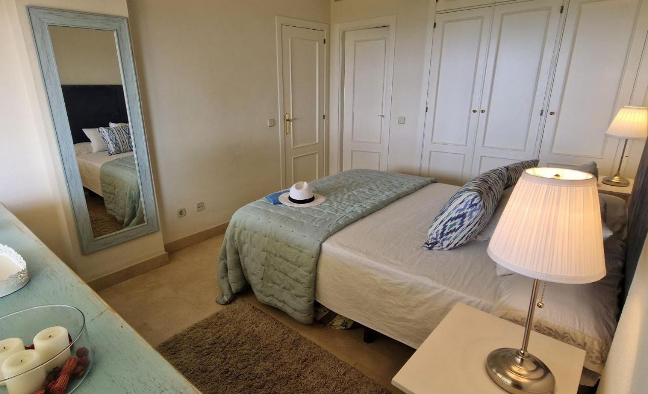 Beachfront Neptuno I, Complex,Views,Pool,Garden, Elviria 马尔韦利亚 外观 照片