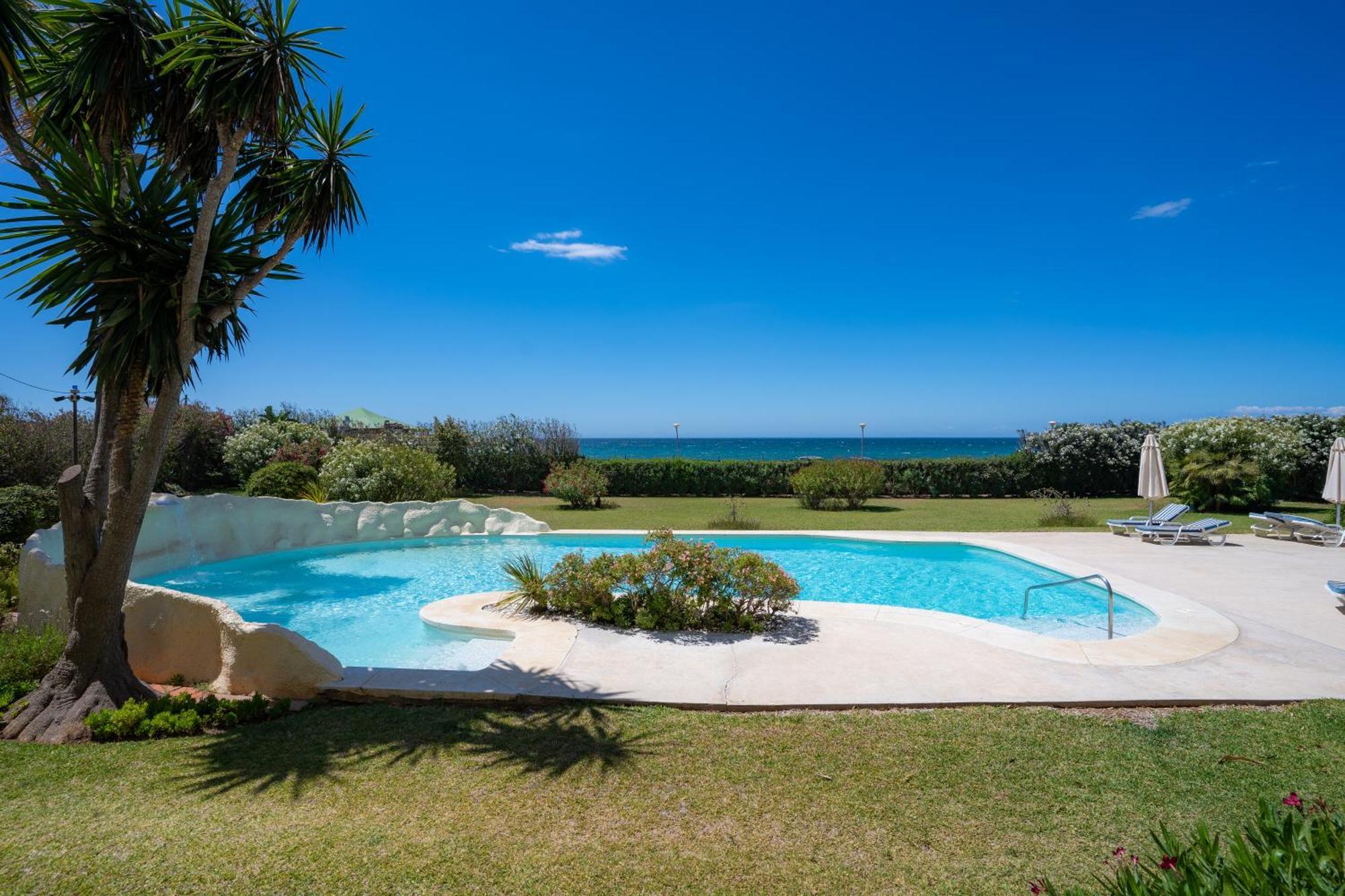 Beachfront Neptuno I, Complex,Views,Pool,Garden, Elviria 马尔韦利亚 外观 照片